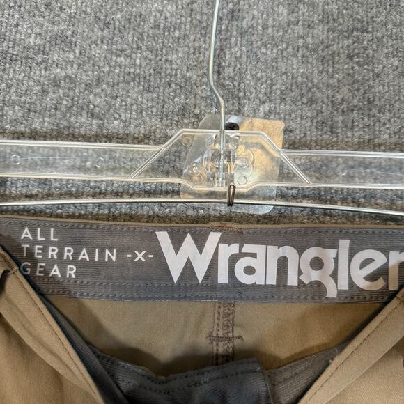 Wrangler ATG Pants Mens 38x30 Tan Cargo Performance Stretch All Terrain Gear - Picture 8 of 11